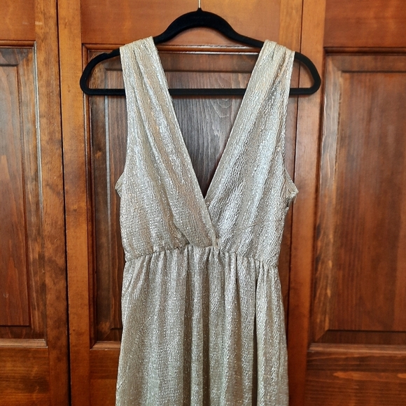 🛍 NWOT Lulu's Looking Radiant Gold Metallic Maxi Dress AD4563LU Size Large - Picture 3 of 14